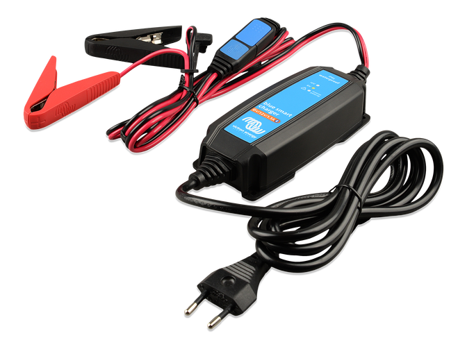 Victron Blue Smart Ip65 Batterilader 6V/12V 1,1A M/Bluetooth shown in angle view