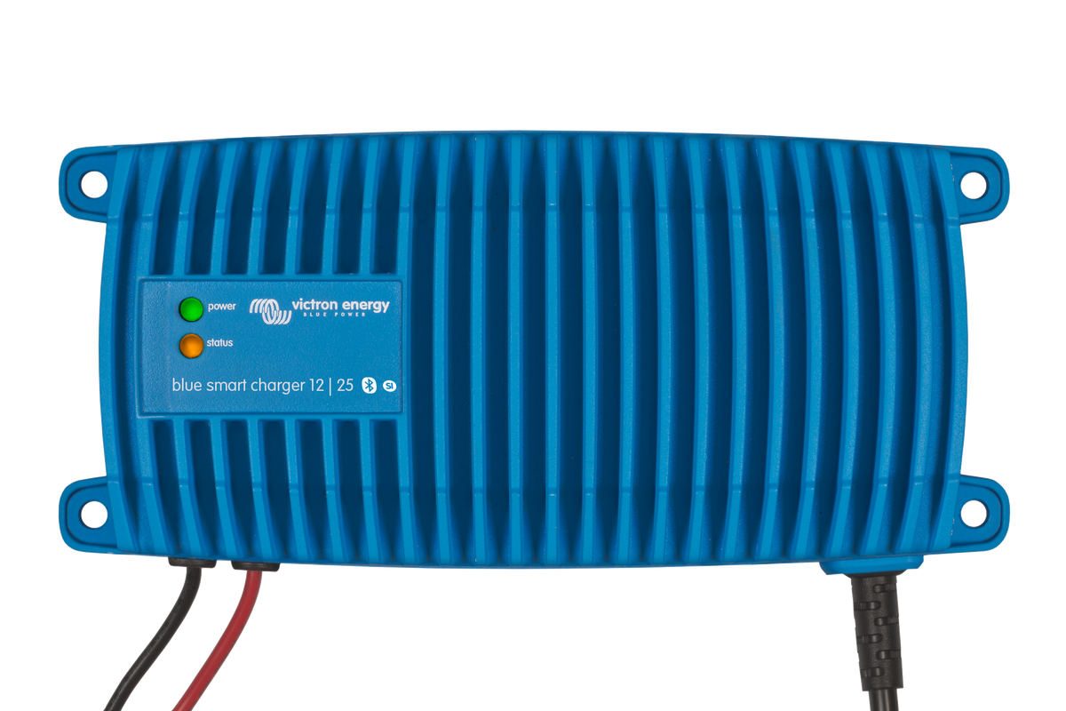 Victron Blue Smart Ip67 Batterilader 12V 25A M/Bluetooth shown in angle view