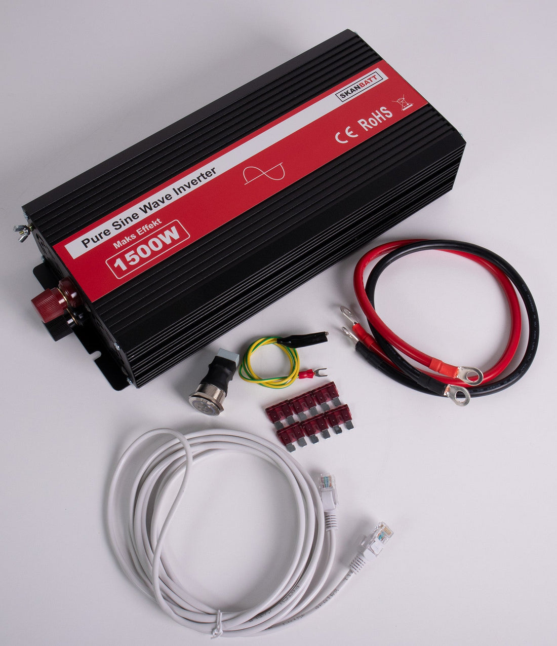 Skanbatt inverter 12V 1500W ren sinus med batterikabler og kablet fjernkontroll