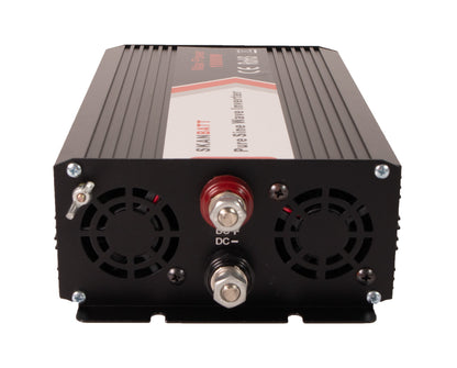 Skanbatt Inverter 12V 1000W Ren Sinus M/Trådløs Fjernkontroll shown in angle view