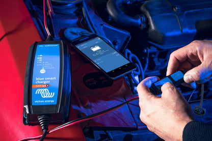 Victron Blue Smart Ip65 Batterilader 12V 5A M/Bluetooth shown in angle view