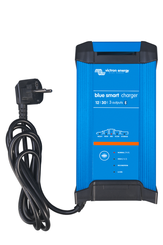 Victron Blue Smart Ip22 Batterilader 12V 30A 3-Kanaler shown in product view
