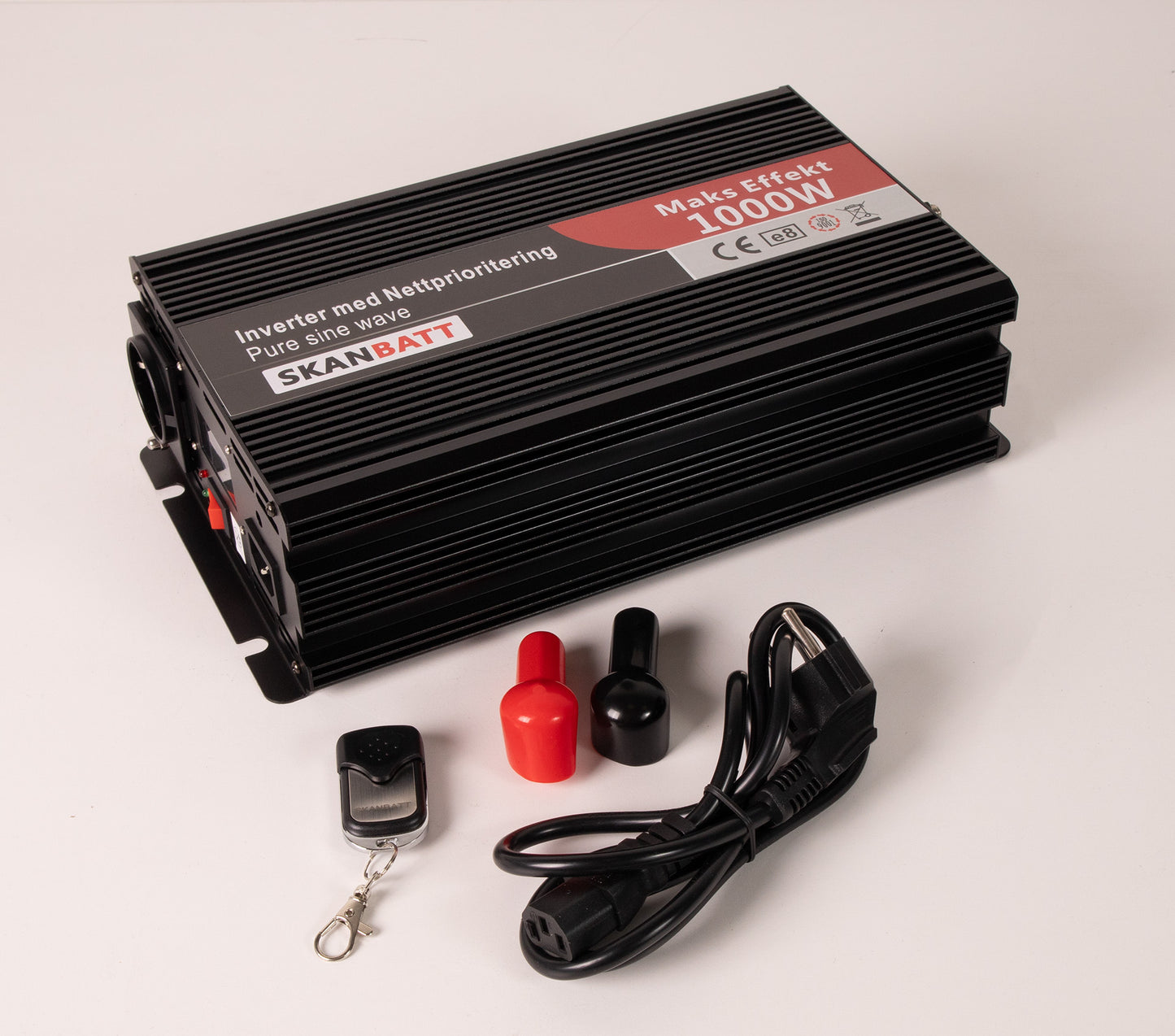 Skanbatt Inverter 12V 1000W Ren Sinus Med Nettprioritering Og Trådløs Fjernkontroll label detail