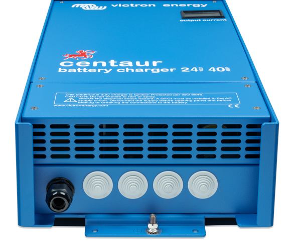Victron Centaur Batterilader 24V 40A 3-Kanaler shown in angle view