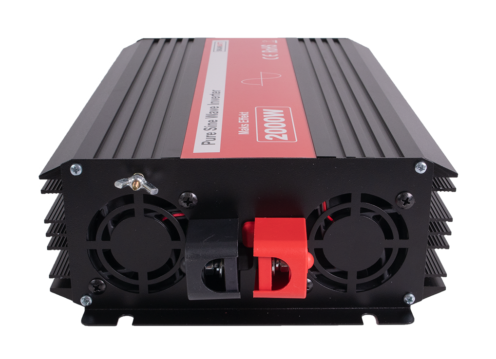 Skanbatt Inverter 12V 2000W Ren Sinus M/Kablet Fjernkontroll shown in angle view