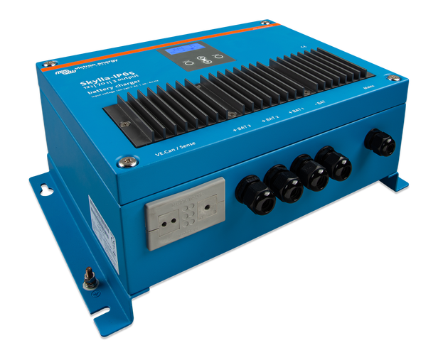 Victron Skylla Ip65 12V 70A 3 Kanaler shown in angle view