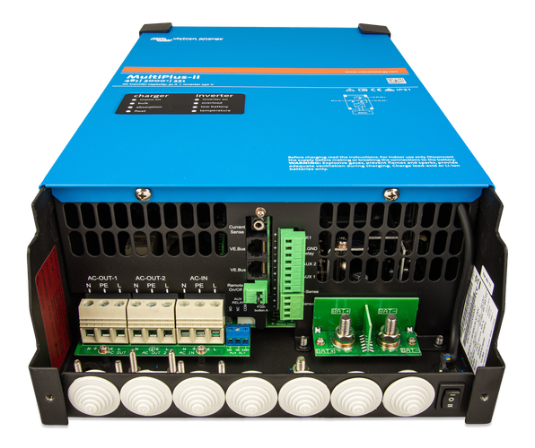 Victron Multiplus-Ii C12/3000/120-32 Kombi Inverter Og Lader shown in angle view